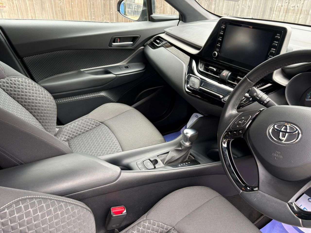 2023 TOYOTA C-HR 2023 TOYOTA C-HR