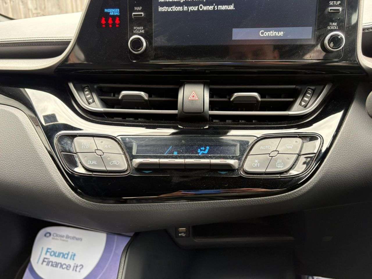 2023 TOYOTA C-HR 2023 TOYOTA C-HR