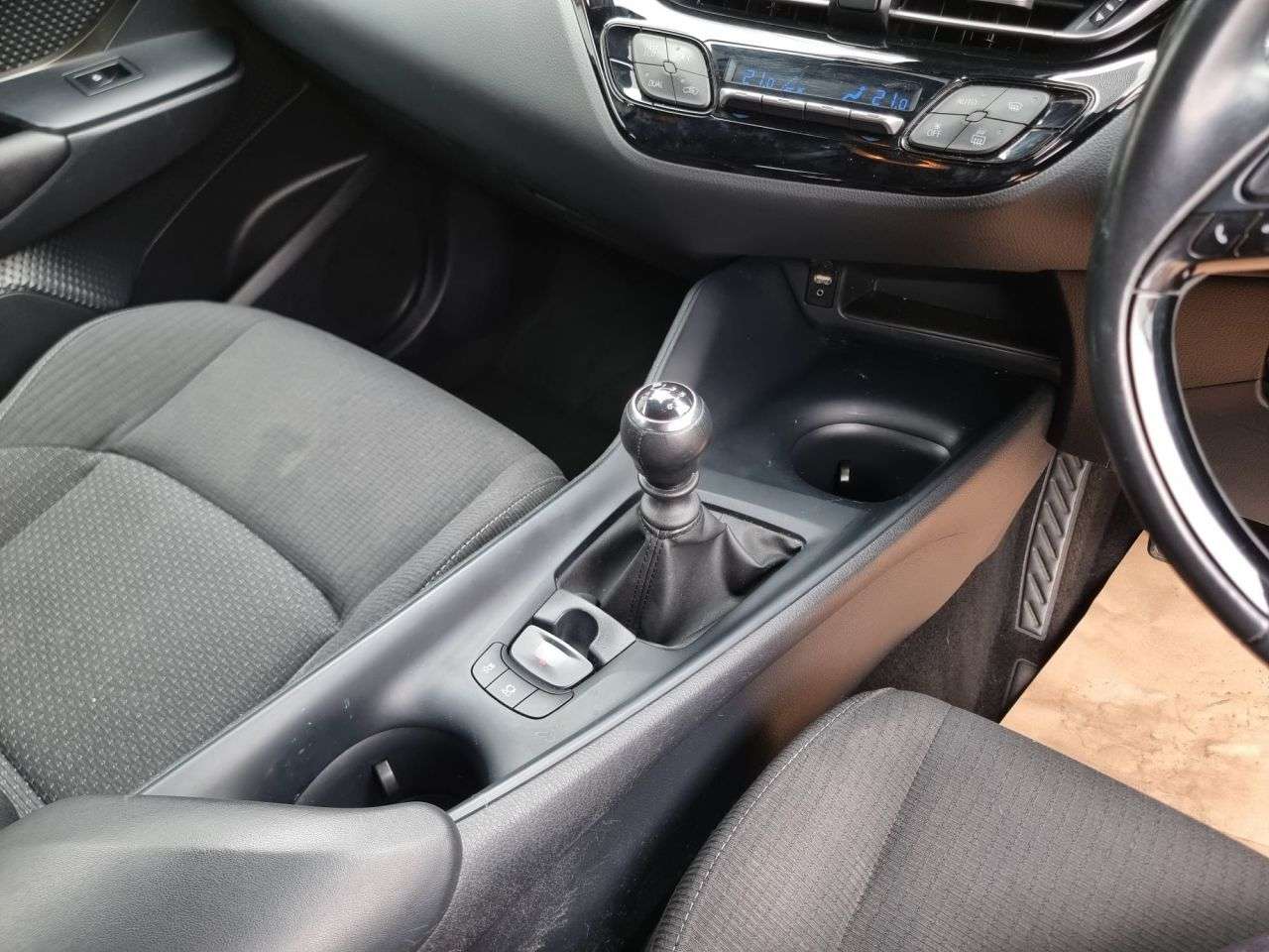 2018 TOYOTA C-HR 2018 TOYOTA C-HR