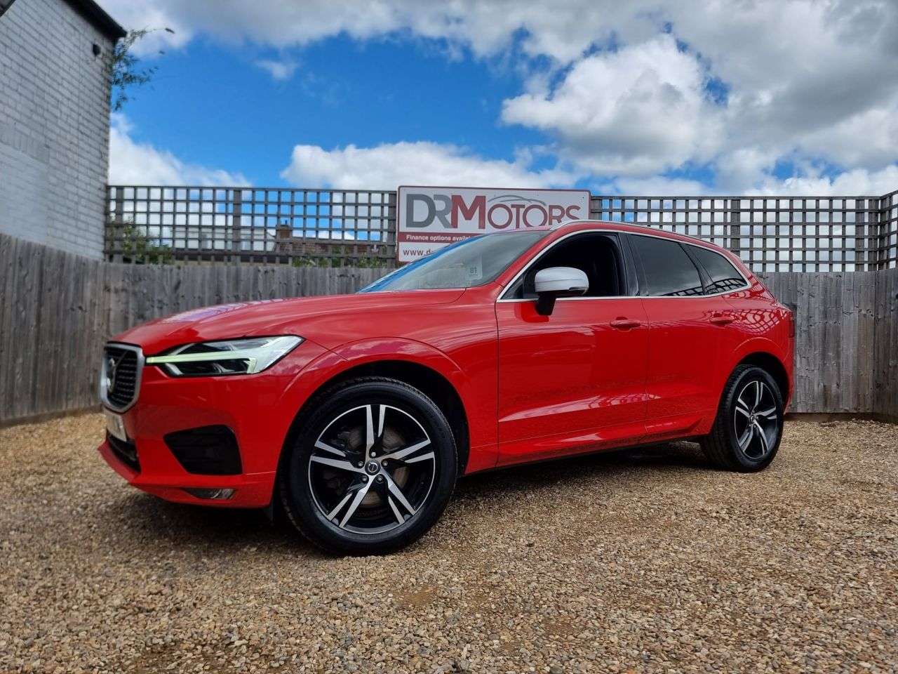 A 2019 VOLVO XC60 2.0 D4 R-Design SUV 5dr Diesel Manual AWD Euro 6 (s/s) (190 ps) + SAT NAV + A 2019 VOLVO XC60 2.0 D4 R-Design SUV 5dr Diesel Manual AWD Euro 6 (s/s) (190 ps) + SAT NAV +