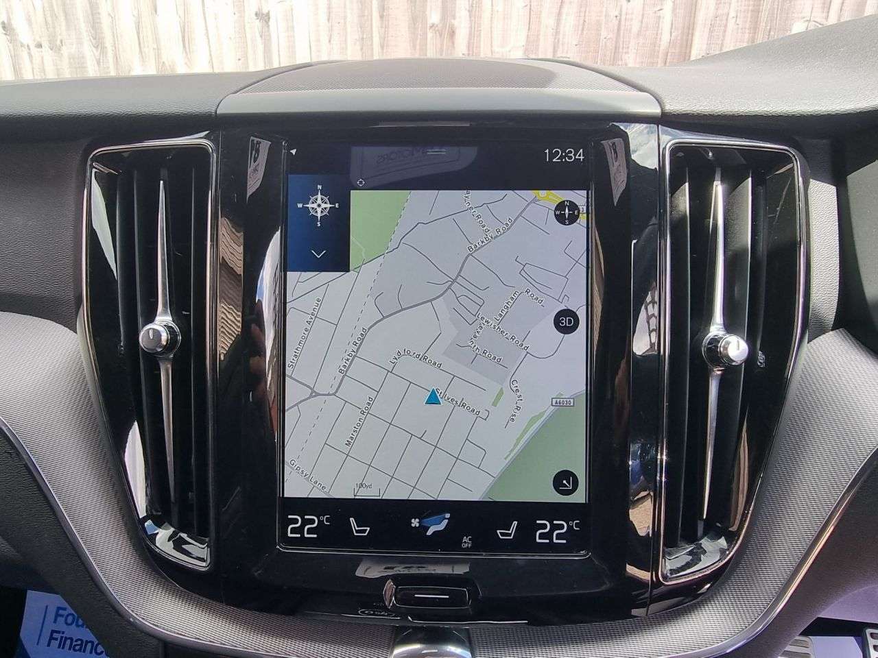 A 2019 VOLVO XC60 2.0 D4 R-Design SUV 5dr Diesel Manual AWD Euro 6 (s/s) (190 ps) + SAT NAV + A 2019 VOLVO XC60 2.0 D4 R-Design SUV 5dr Diesel Manual AWD Euro 6 (s/s) (190 ps) + SAT NAV +