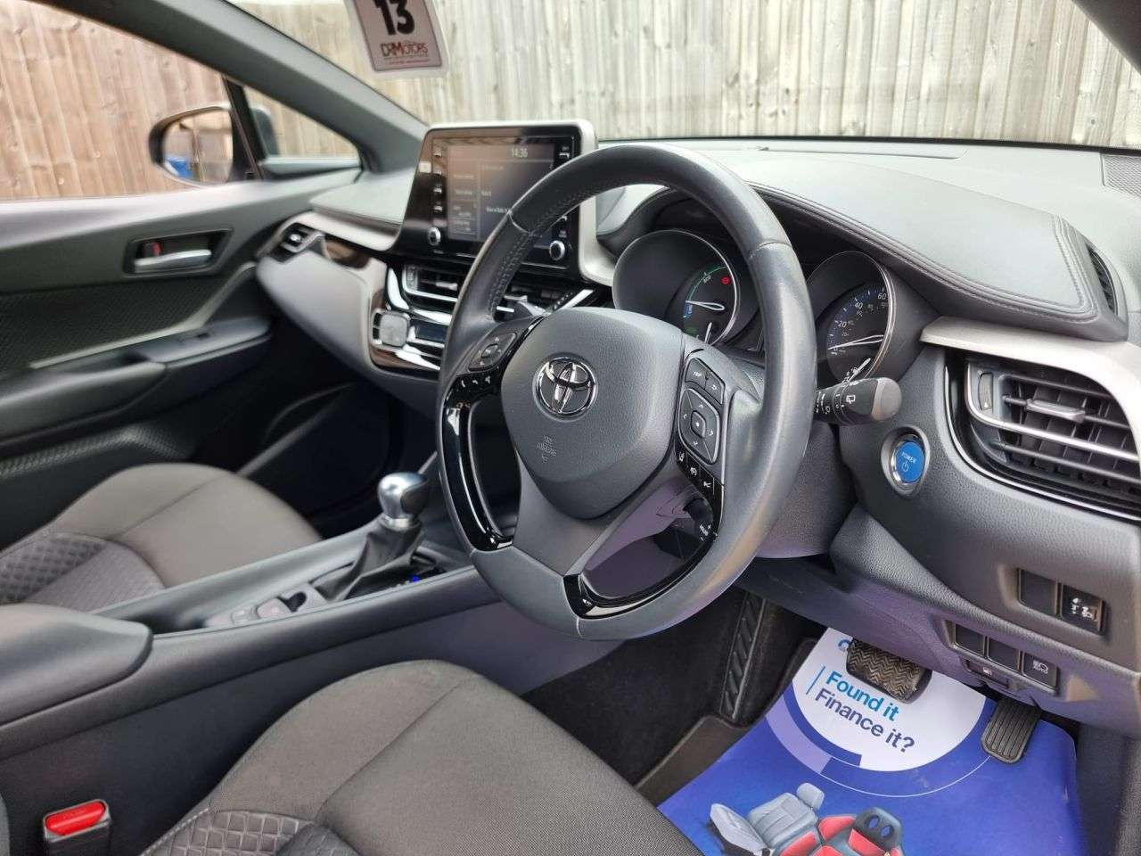 A 2022 TOYOTA C-HR 1.8 VVT-h GPF Icon SUV 5dr Petrol Hybrid CVT Euro 6 (s/s) (122 ps) R/CAMERA A 2022 TOYOTA C-HR 1.8 VVT-h GPF Icon SUV 5dr Petrol Hybrid CVT Euro 6 (s/s) (122 ps) R/CAMERA