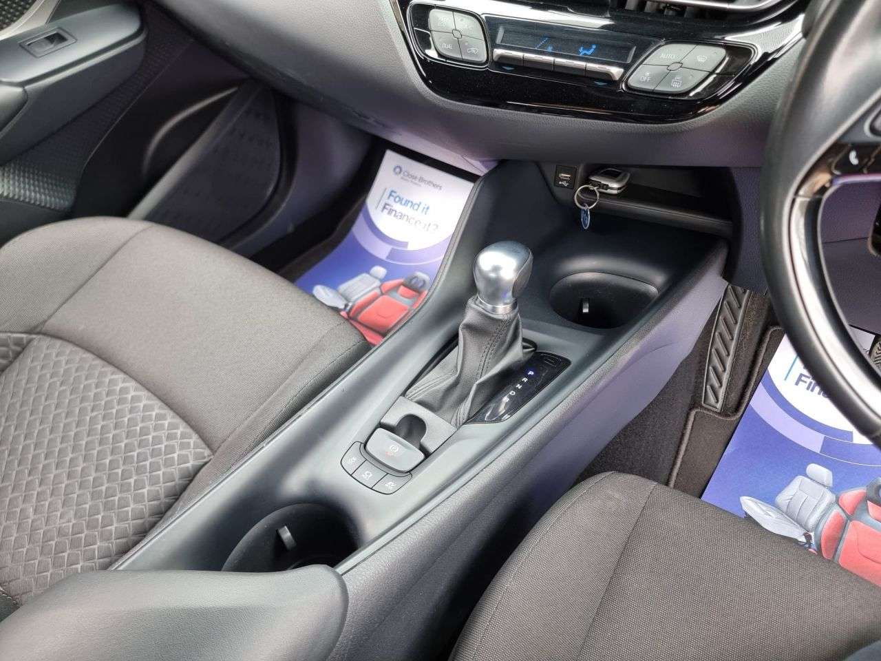 2022 TOYOTA C-HR 2022 TOYOTA C-HR