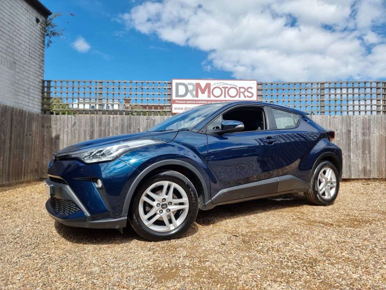 A 2023 TOYOTA C-HR 1.8 VVT-h GPF Icon SUV 5dr Petrol Hybrid CVT Euro 6 (s/s) (122 ps) R/CAMERA A 2023 TOYOTA C-HR 1.8 VVT-h GPF Icon SUV 5dr Petrol Hybrid CVT Euro 6 (s/s) (122 ps) R/CAMERA