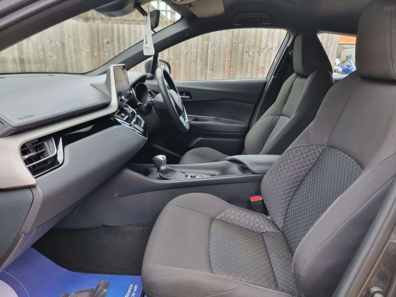 2023 TOYOTA C-HR 2023 TOYOTA C-HR