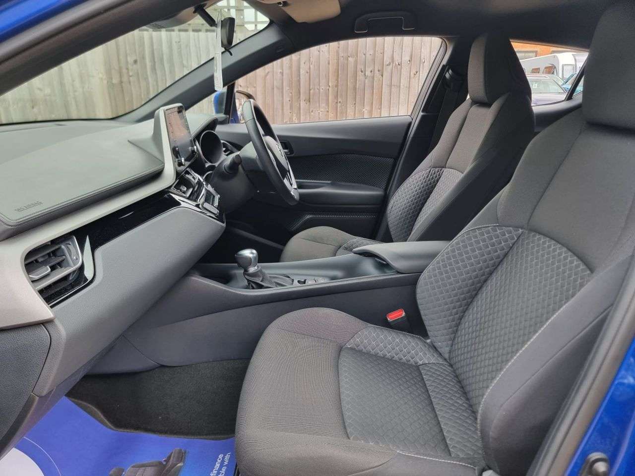 2023 TOYOTA C-HR 2023 TOYOTA C-HR