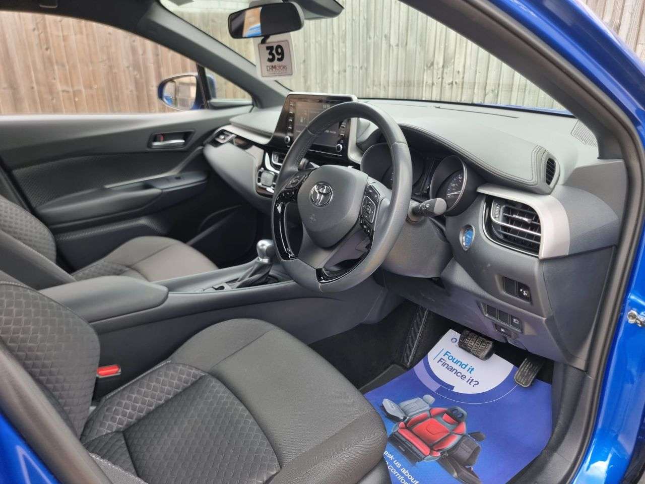 A 2023 TOYOTA C-HR 1.8 VVT-h GPF Icon SUV 5dr Petrol Hybrid CVT Euro 6 (s/s) (122 ps) R/CAMERA A 2023 TOYOTA C-HR 1.8 VVT-h GPF Icon SUV 5dr Petrol Hybrid CVT Euro 6 (s/s) (122 ps) R/CAMERA