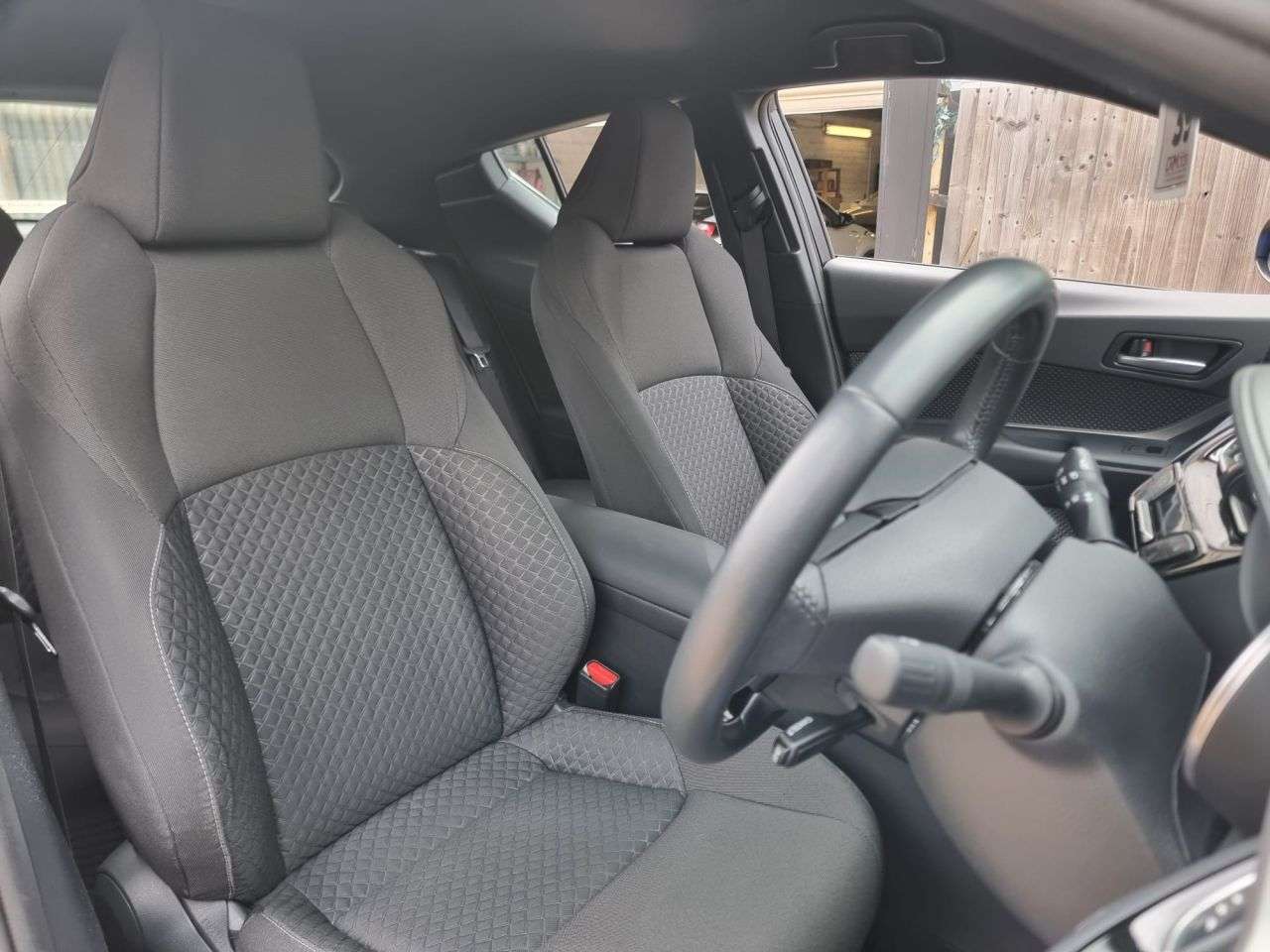 2023 TOYOTA C-HR 2023 TOYOTA C-HR