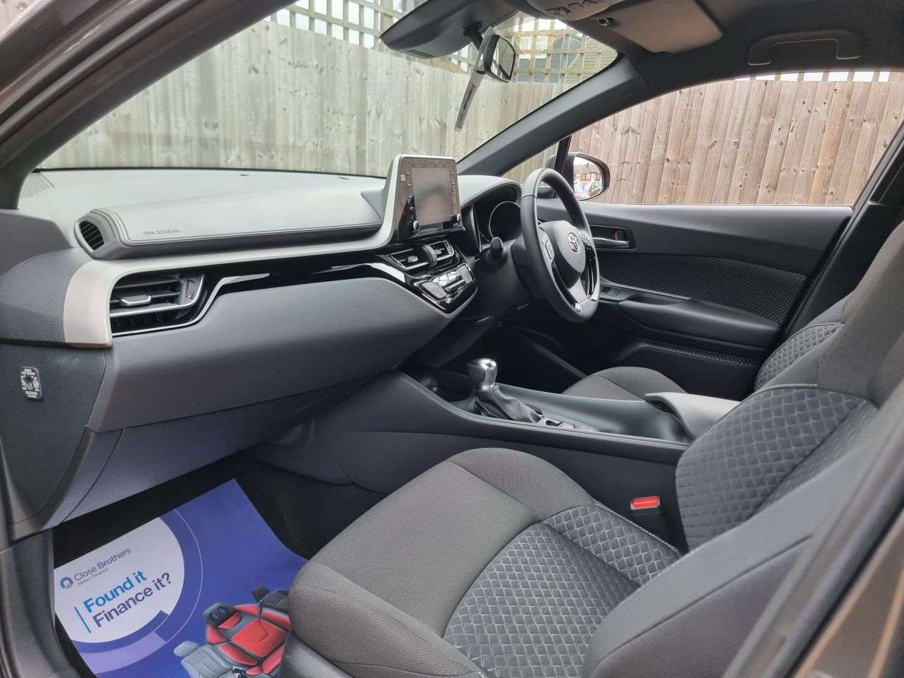 2023 TOYOTA C-HR 2023 TOYOTA C-HR