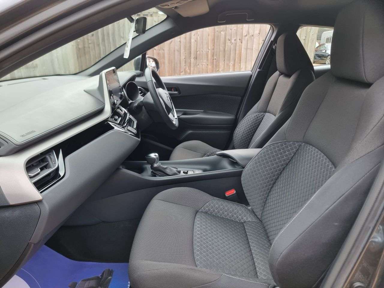 2023 TOYOTA C-HR 2023 TOYOTA C-HR