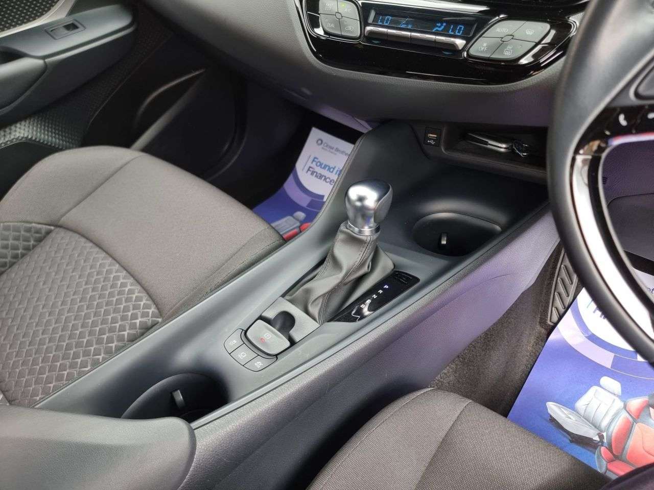 2023 TOYOTA C-HR 2023 TOYOTA C-HR