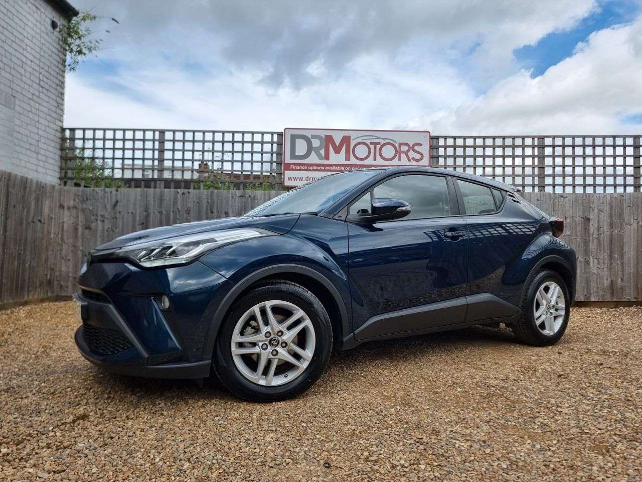 A 2023 TOYOTA C-HR 1.8 VVT-h GPF Icon SUV 5dr Petrol Hybrid CVT Euro 6 (s/s) (122 ps) R/CAMERA A 2023 TOYOTA C-HR 1.8 VVT-h GPF Icon SUV 5dr Petrol Hybrid CVT Euro 6 (s/s) (122 ps) R/CAMERA