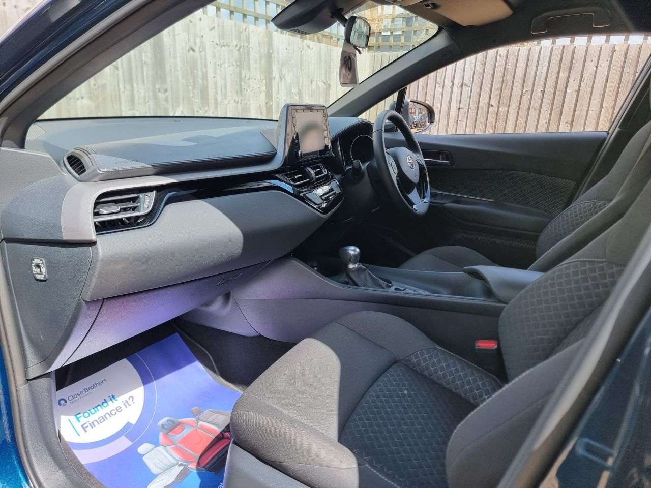 2023 TOYOTA C-HR 2023 TOYOTA C-HR