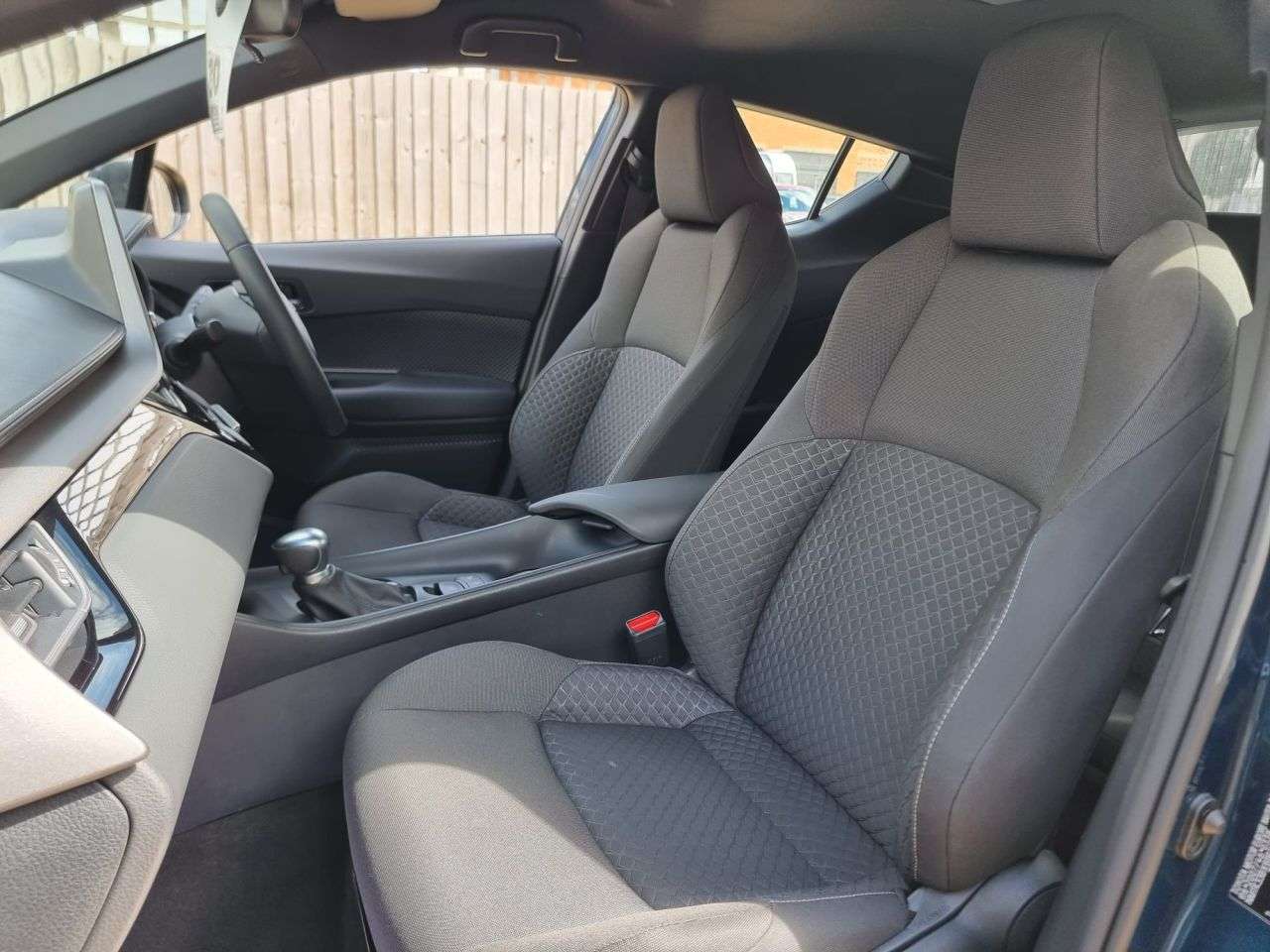 2023 TOYOTA C-HR 2023 TOYOTA C-HR