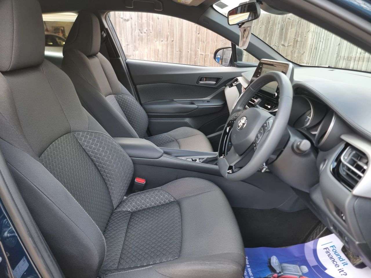 2023 TOYOTA C-HR 2023 TOYOTA C-HR