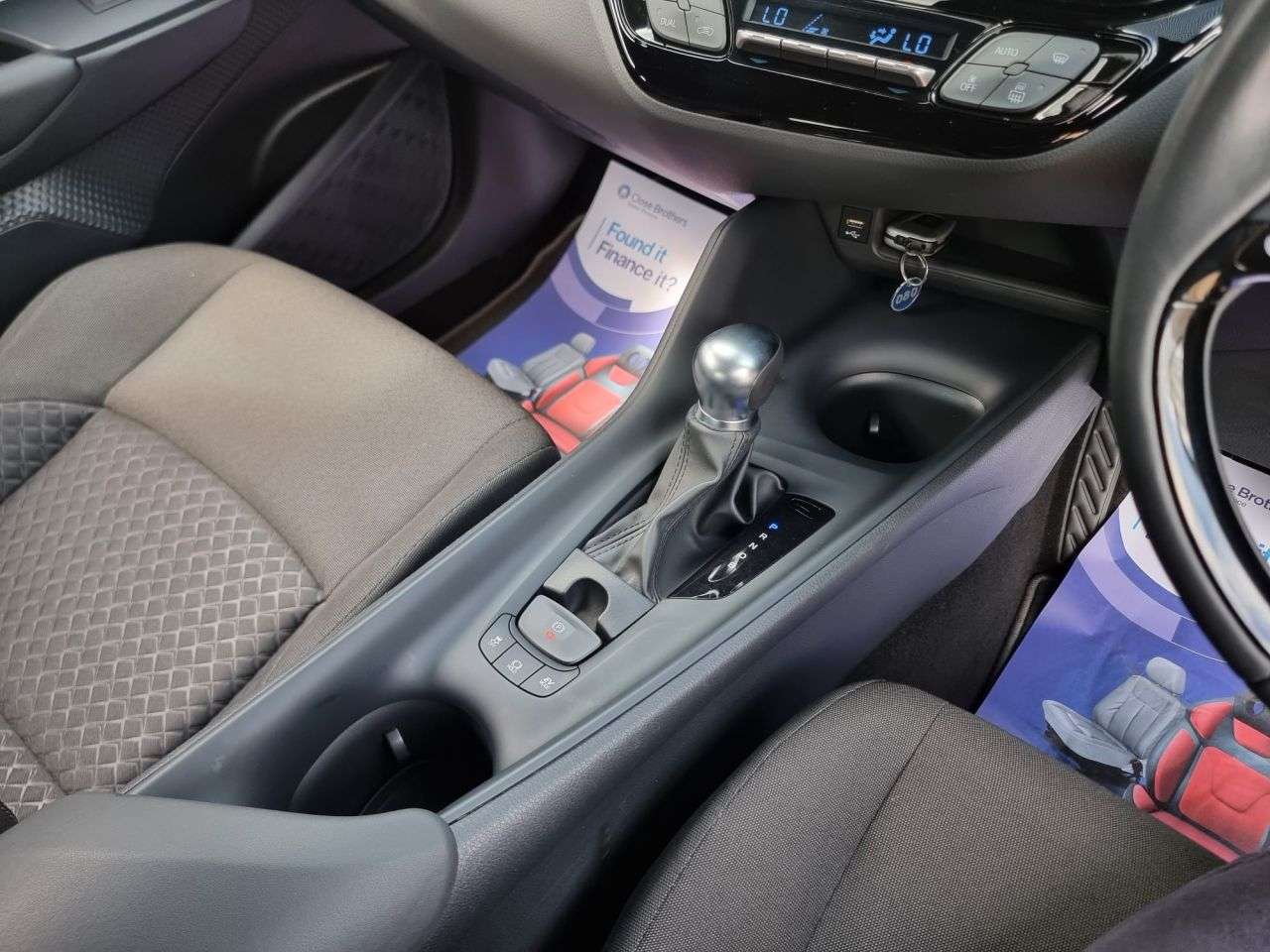 2023 TOYOTA C-HR 2023 TOYOTA C-HR