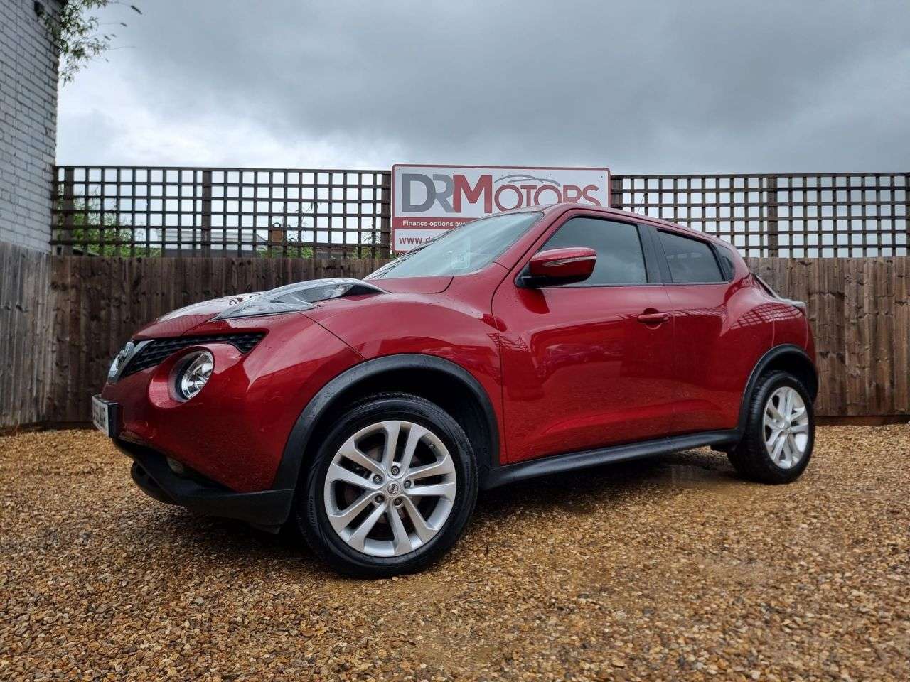 A 2015 NISSAN JUKE 1.5 dCi N-Connecta SUV 5dr Diesel Manual Euro 6 (s/s) (110 ps) + £20 R/TAX A 2015 NISSAN JUKE 1.5 dCi N-Connecta SUV 5dr Diesel Manual Euro 6 (s/s) (110 ps) + £20 R/TAX