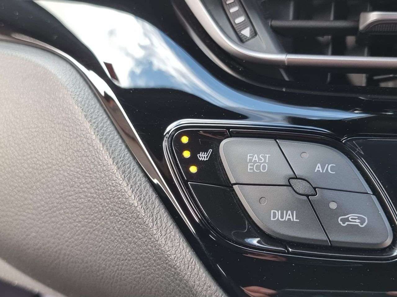 2020 TOYOTA C-HR 2020 TOYOTA C-HR