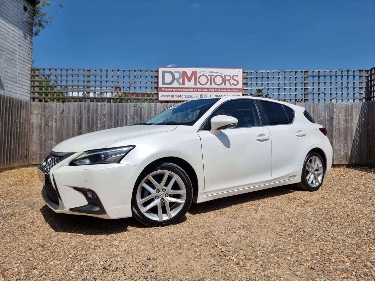A 2017 LEXUS CT 1.8 200h Premier Hatchback 5dr Petrol Hybrid CVT Euro 6 (s/s) (136 ps) SAT A 2017 LEXUS CT 1.8 200h Premier Hatchback 5dr Petrol Hybrid CVT Euro 6 (s/s) (136 ps) SAT