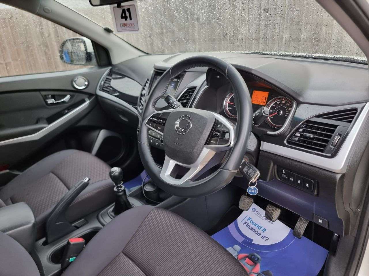 A 2019 SSANGYONG KORANDO 2.2D SE SUV 5dr Diesel Manual 4WD Euro 6 (178 ps) R/CAMERA + BLUETOOTH + DA A 2019 SSANGYONG KORANDO 2.2D SE SUV 5dr Diesel Manual 4WD Euro 6 (178 ps) R/CAMERA + BLUETOOTH + DA