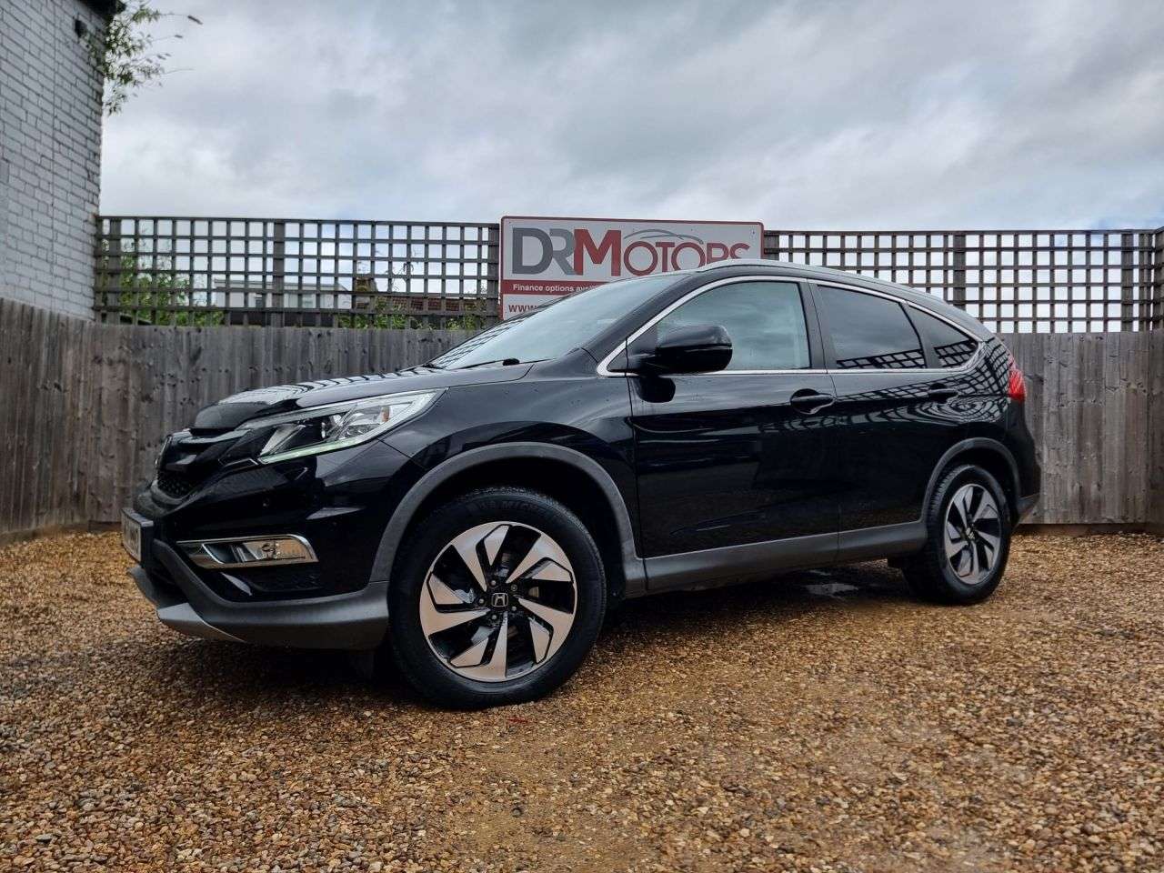 A 2017 HONDA CR-V 2.0 i-VTEC SR SUV 5dr Petrol Auto 4WD Euro 6 (155 ps) + SAT NAV + R/CAMERA A 2017 HONDA CR-V 2.0 i-VTEC SR SUV 5dr Petrol Auto 4WD Euro 6 (155 ps) + SAT NAV + R/CAMERA
