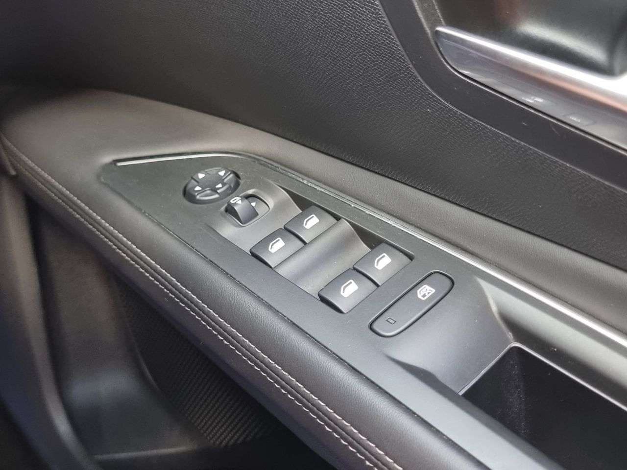 2018 PEUGEOT 3008 2018 PEUGEOT 3008