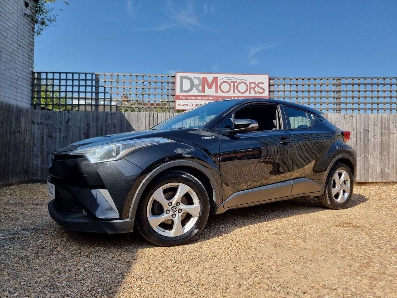 A 2017 TOYOTA CHR ICON A 2017 TOYOTA CHR ICON