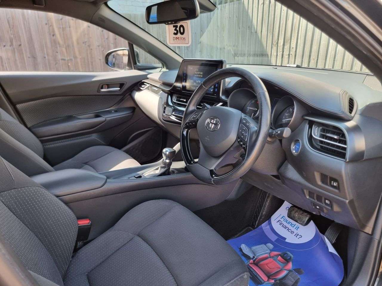 A 2017 TOYOTA CHR ICON A 2017 TOYOTA CHR ICON