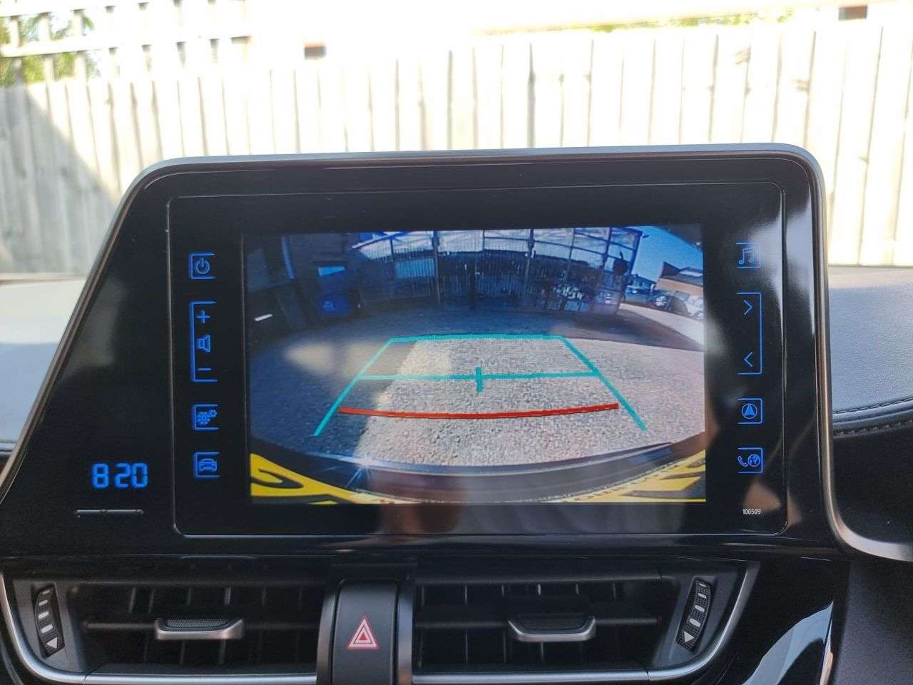 A 2017 TOYOTA CHR ICON A 2017 TOYOTA CHR ICON