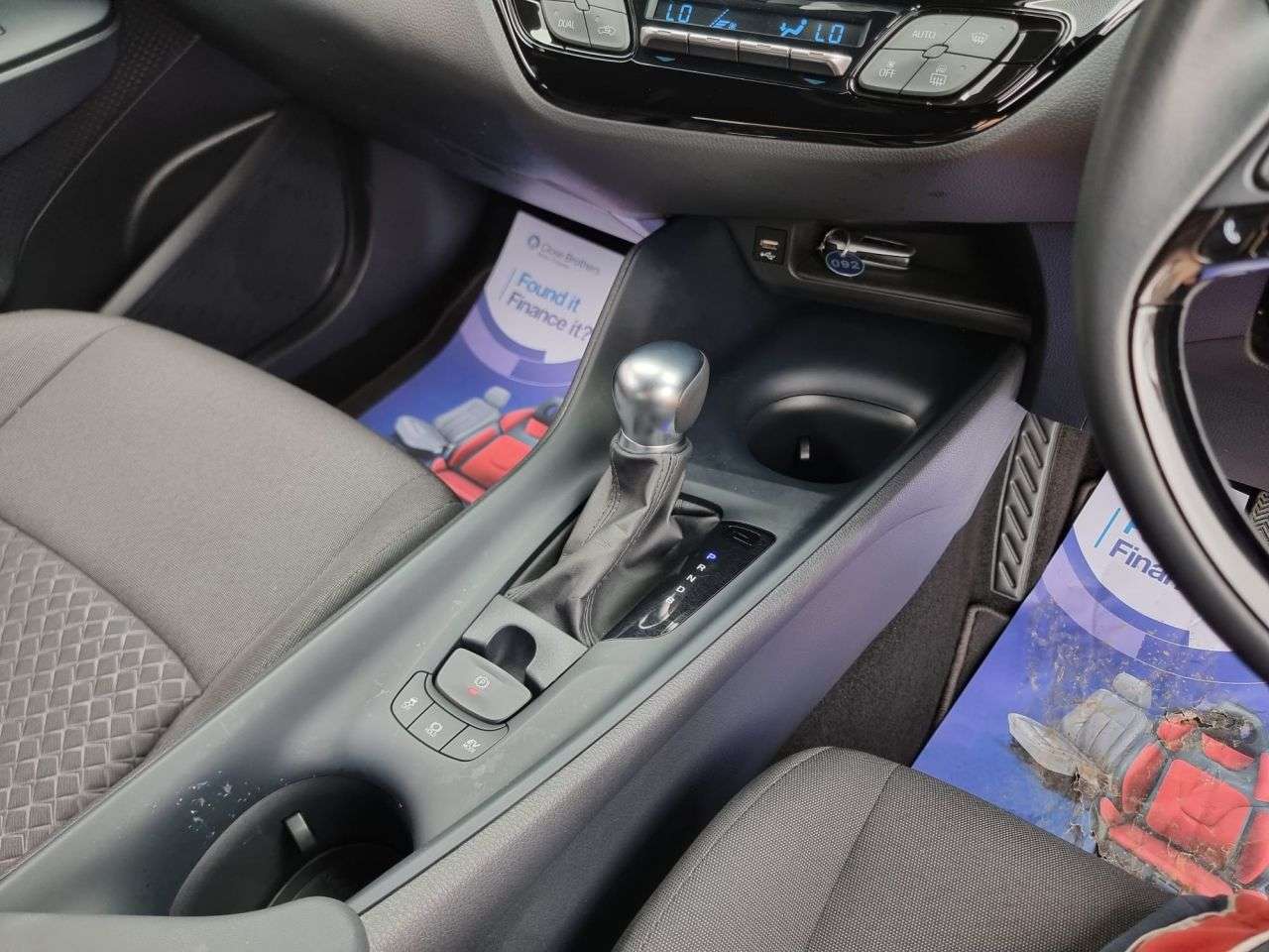 2022 TOYOTA C-HR 2022 TOYOTA C-HR
