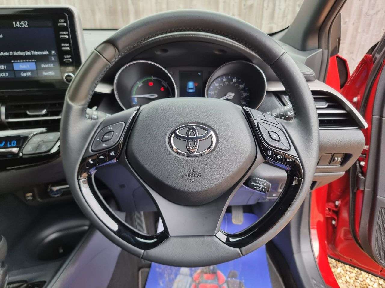 2022 TOYOTA C-HR 2022 TOYOTA C-HR