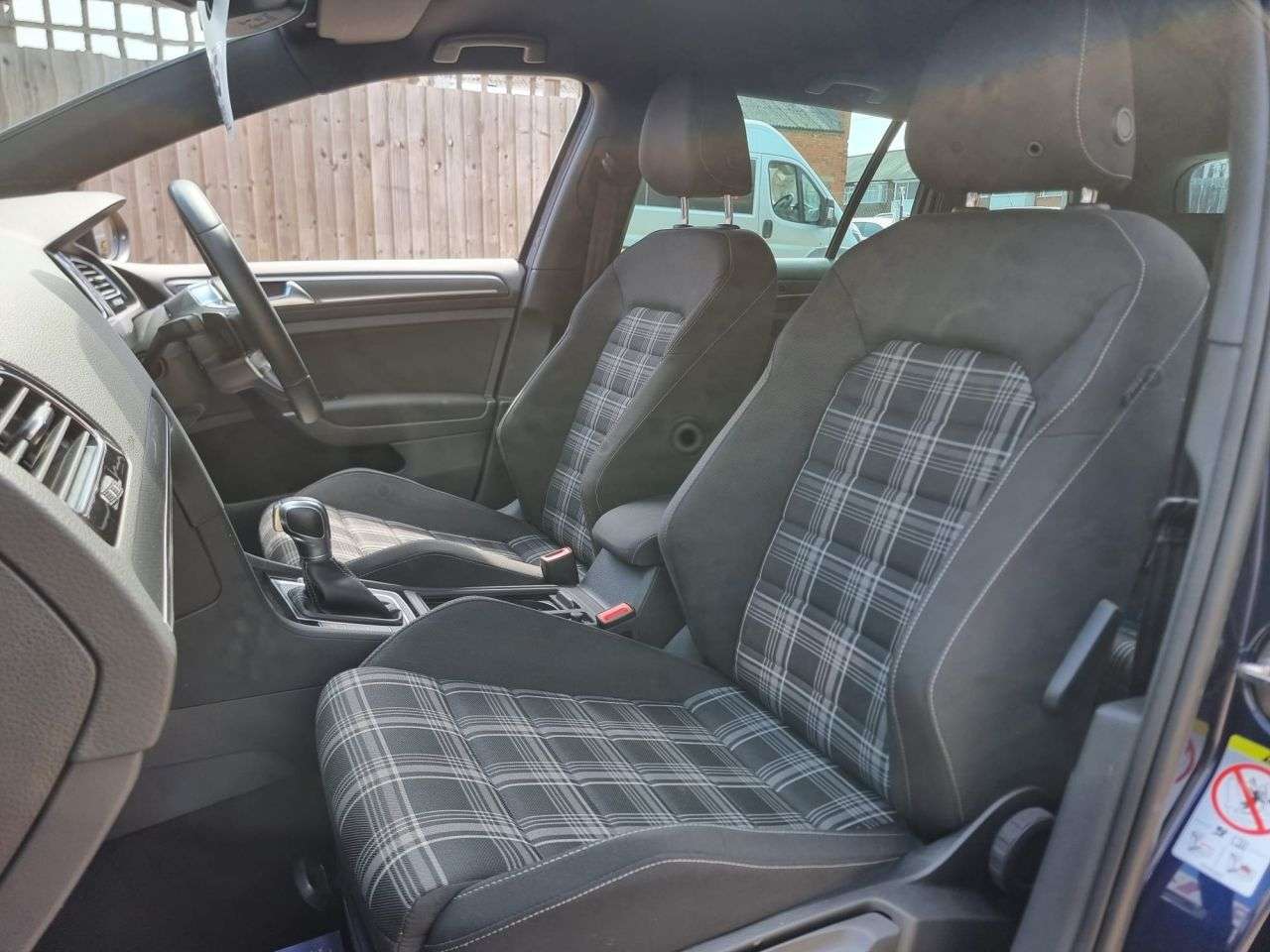 2017 VOLKSWAGEN GOLF 2017 VOLKSWAGEN GOLF