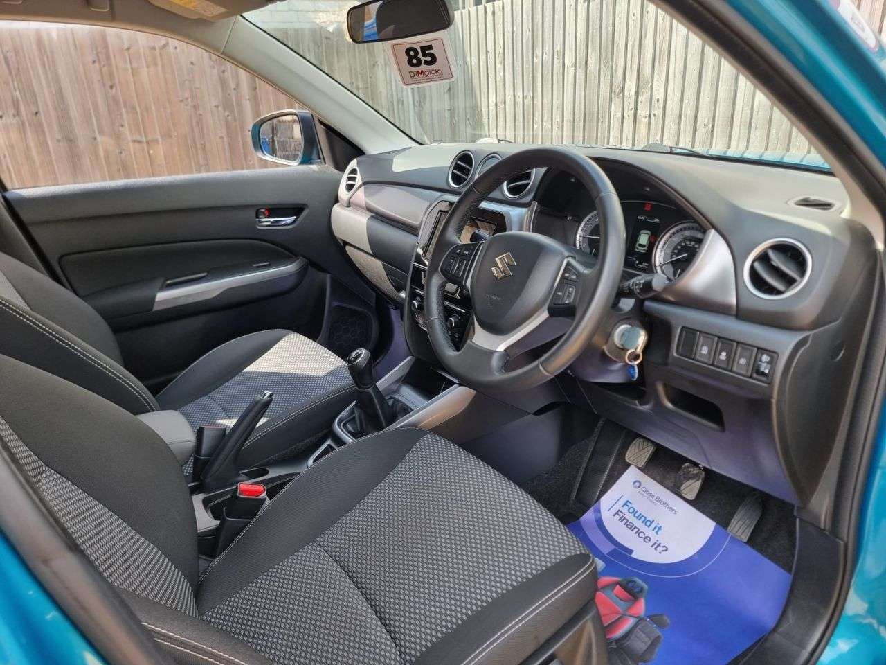 A 2019 SUZUKI VITARA 1.0 Boosterjet SZ-T SUV 5dr Petrol Manual Euro 6 (s/s) (111 ps) + SAT NAV + A 2019 SUZUKI VITARA 1.0 Boosterjet SZ-T SUV 5dr Petrol Manual Euro 6 (s/s) (111 ps) + SAT NAV +