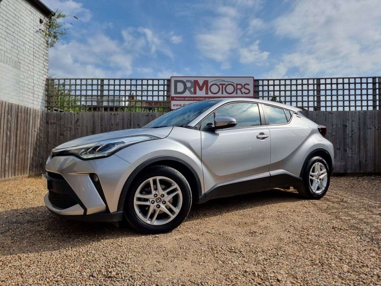A 2023 TOYOTA C-HR 1.8 VVT-h GPF Icon SUV 5dr Petrol Hybrid CVT Euro 6 (s/s) (122 ps) R/CAMERA A 2023 TOYOTA C-HR 1.8 VVT-h GPF Icon SUV 5dr Petrol Hybrid CVT Euro 6 (s/s) (122 ps) R/CAMERA