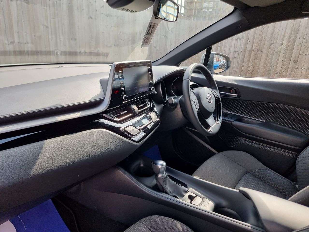 2023 TOYOTA C-HR 2023 TOYOTA C-HR