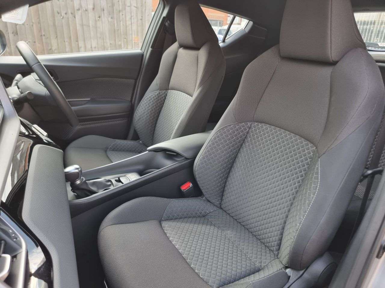 2023 TOYOTA C-HR 2023 TOYOTA C-HR