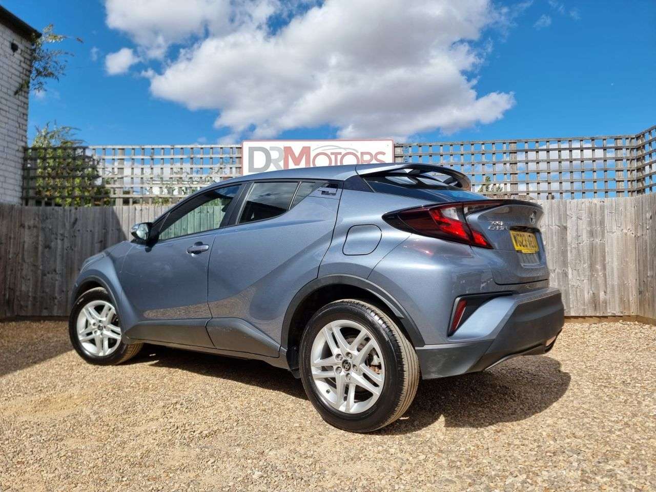 A 2023 TOYOTA C-HR 1.8 VVT-h GPF Icon SUV 5dr Petrol Hybrid CVT Euro 6 (s/s) (122 ps) R/CAMERA A 2023 TOYOTA C-HR 1.8 VVT-h GPF Icon SUV 5dr Petrol Hybrid CVT Euro 6 (s/s) (122 ps) R/CAMERA