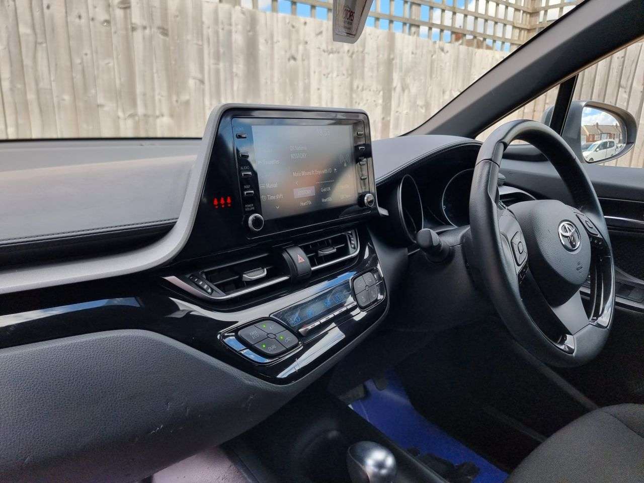 2023 TOYOTA C-HR 2023 TOYOTA C-HR