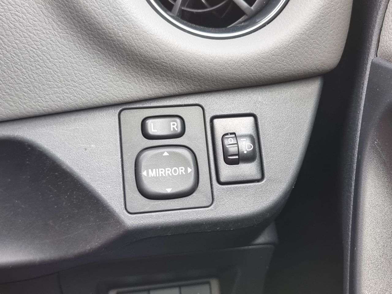 2019 TOYOTA YARIS 2019 TOYOTA YARIS