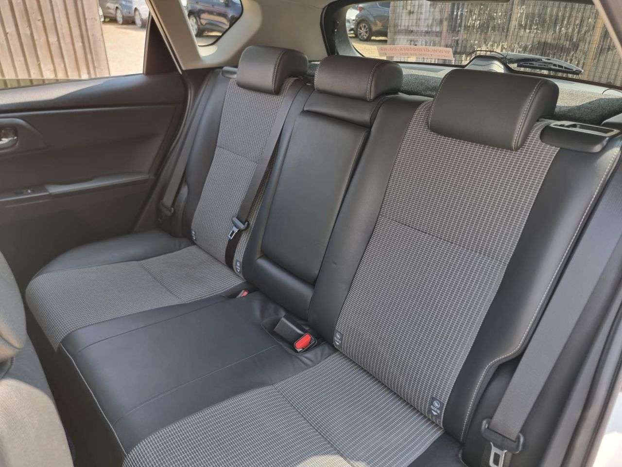 2017 TOYOTA AURIS 2017 TOYOTA AURIS