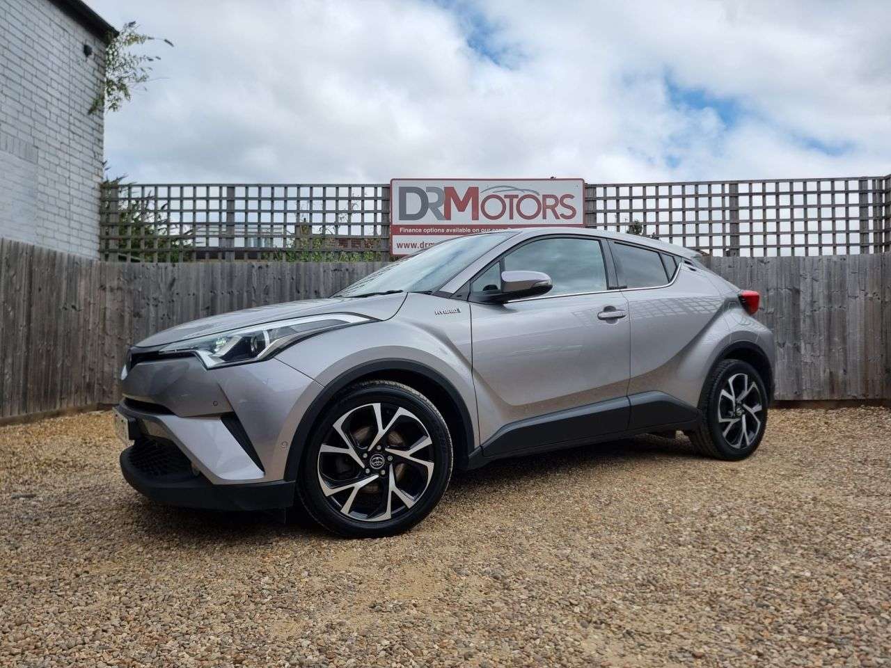 A 2019 TOYOTA C-HR 1.8 VVT-h Design SUV 5dr Petrol Hybrid CVT Euro 6 (s/s) (122 ps) SAT NAV + A 2019 TOYOTA C-HR 1.8 VVT-h Design SUV 5dr Petrol Hybrid CVT Euro 6 (s/s) (122 ps) SAT NAV +