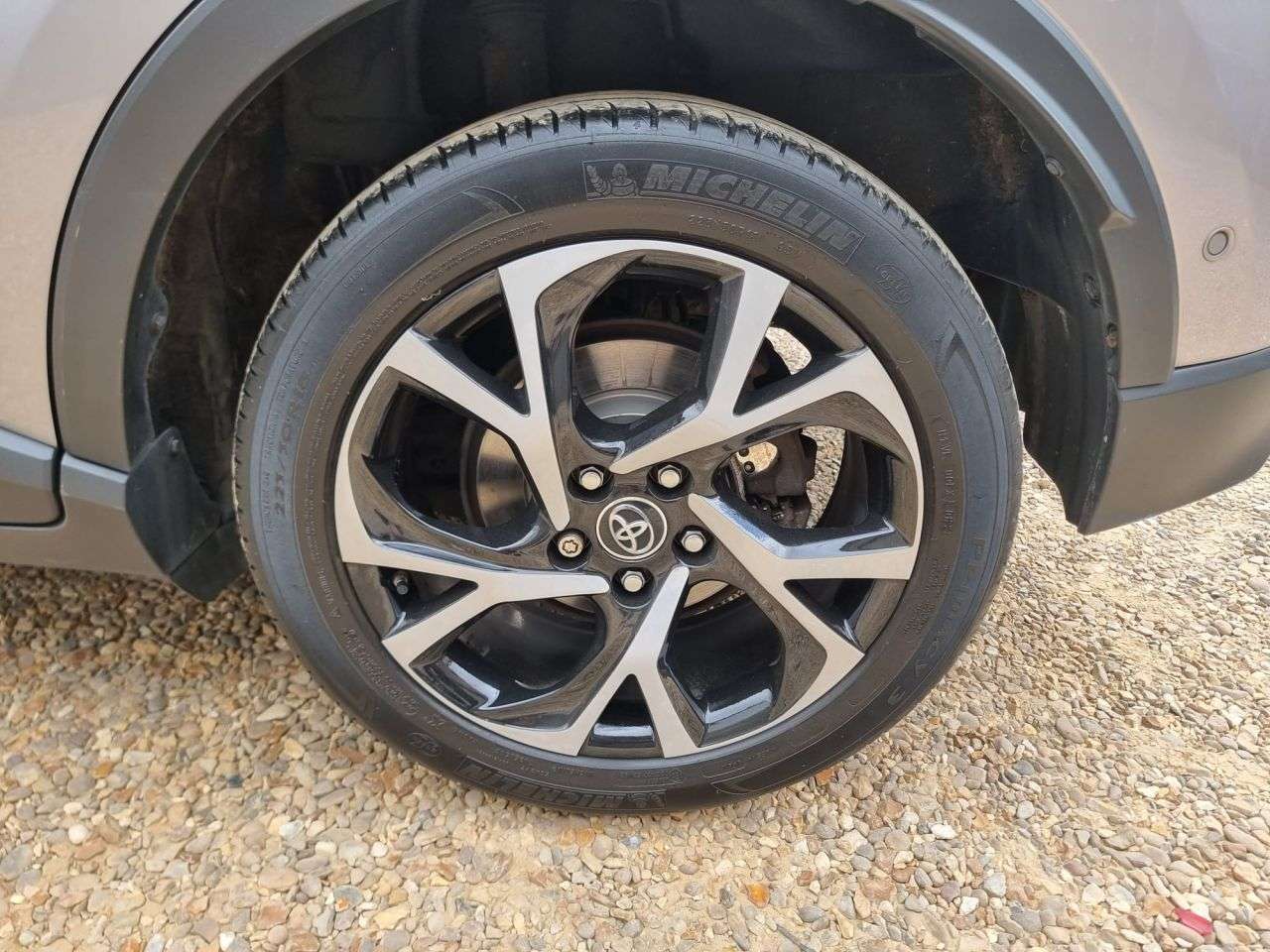 2019 TOYOTA C-HR 2019 TOYOTA C-HR
