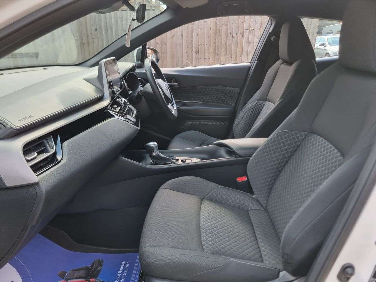 A 2021 TOYOTA C-HR 1.8 VVT-h GPF Icon SUV 5dr Petrol Hybrid CVT Euro 6 (s/s) (122 ps) R/CAMERA A 2021 TOYOTA C-HR 1.8 VVT-h GPF Icon SUV 5dr Petrol Hybrid CVT Euro 6 (s/s) (122 ps) R/CAMERA