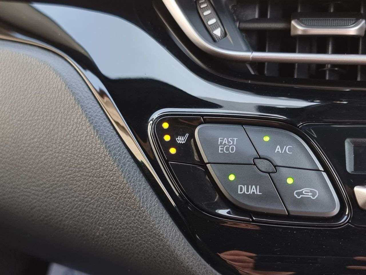 2021 TOYOTA C-HR 2021 TOYOTA C-HR