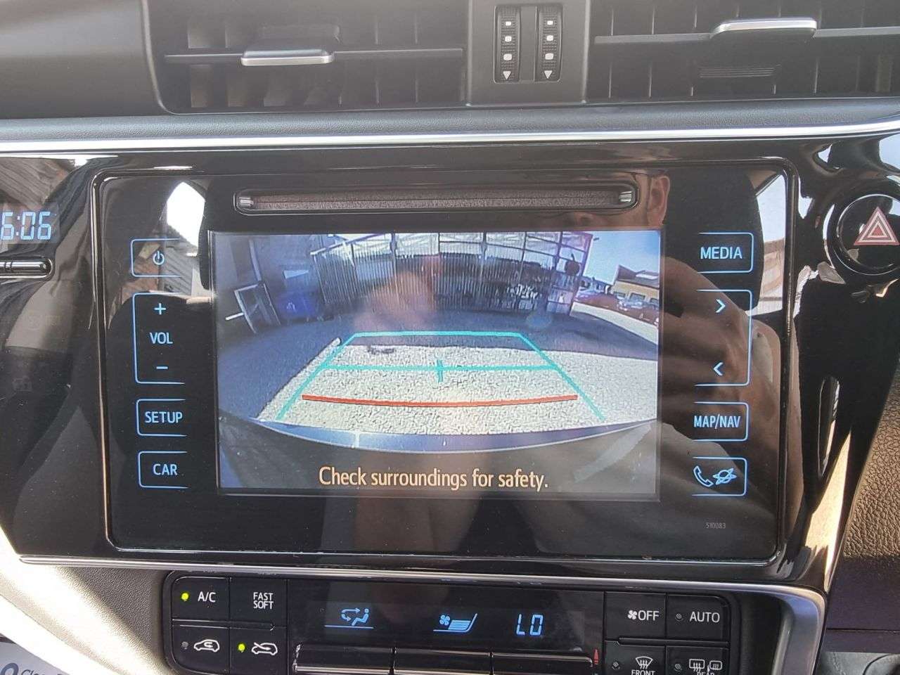 A 2016 TOYOTA AURIS 1.8 VVT-h Icon Hatchback 5dr Petrol Hybrid CVT Euro 6 (s/s) (Safety Sense) A 2016 TOYOTA AURIS 1.8 VVT-h Icon Hatchback 5dr Petrol Hybrid CVT Euro 6 (s/s) (Safety Sense)