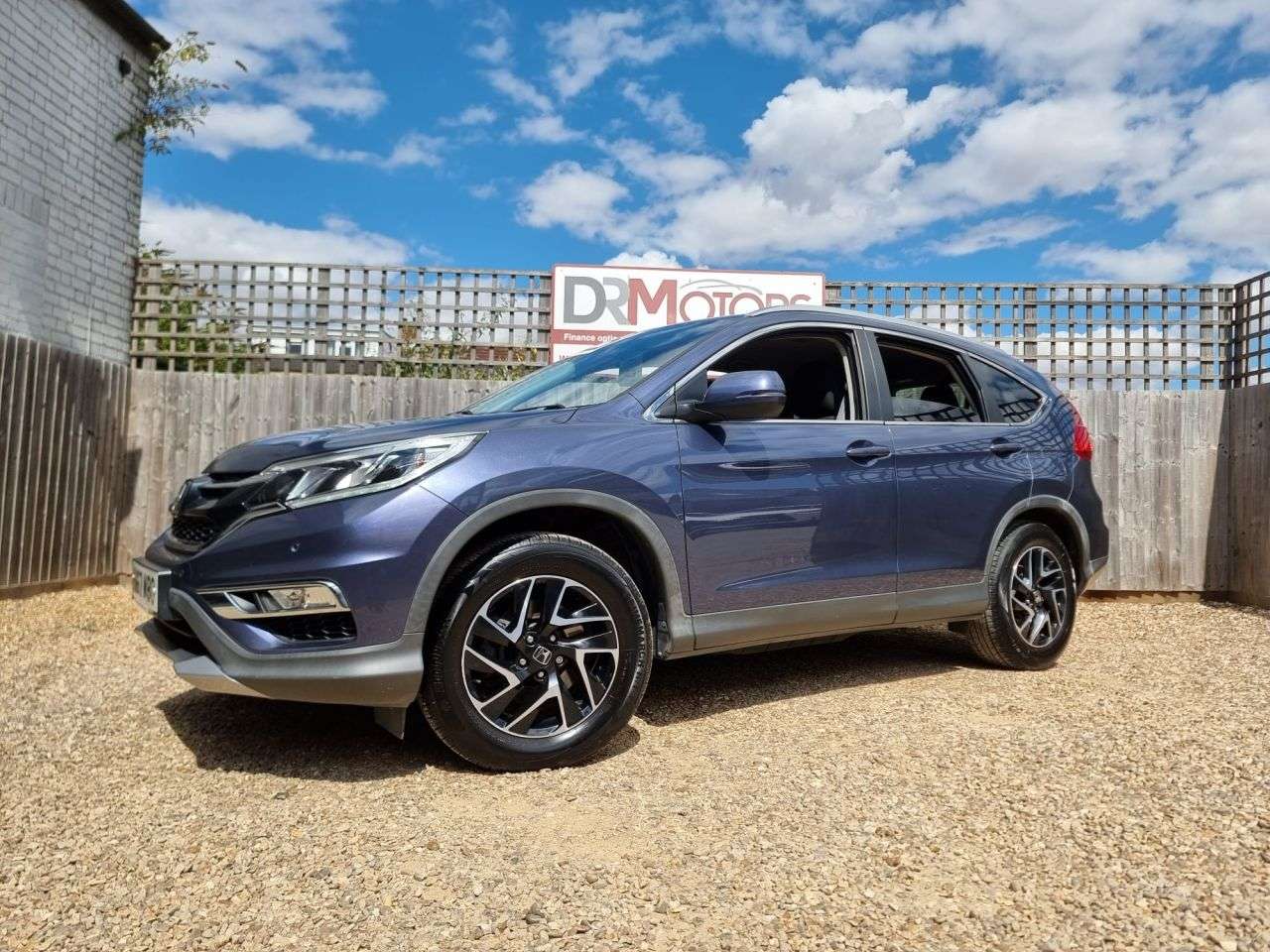 A 2017 HONDA CR-V 1.6 i-DTEC SE Plus Navi SUV 5dr Diesel Manual 4WD Euro 6 (s/s) (160 ps) + S A 2017 HONDA CR-V 1.6 i-DTEC SE Plus Navi SUV 5dr Diesel Manual 4WD Euro 6 (s/s) (160 ps) + S