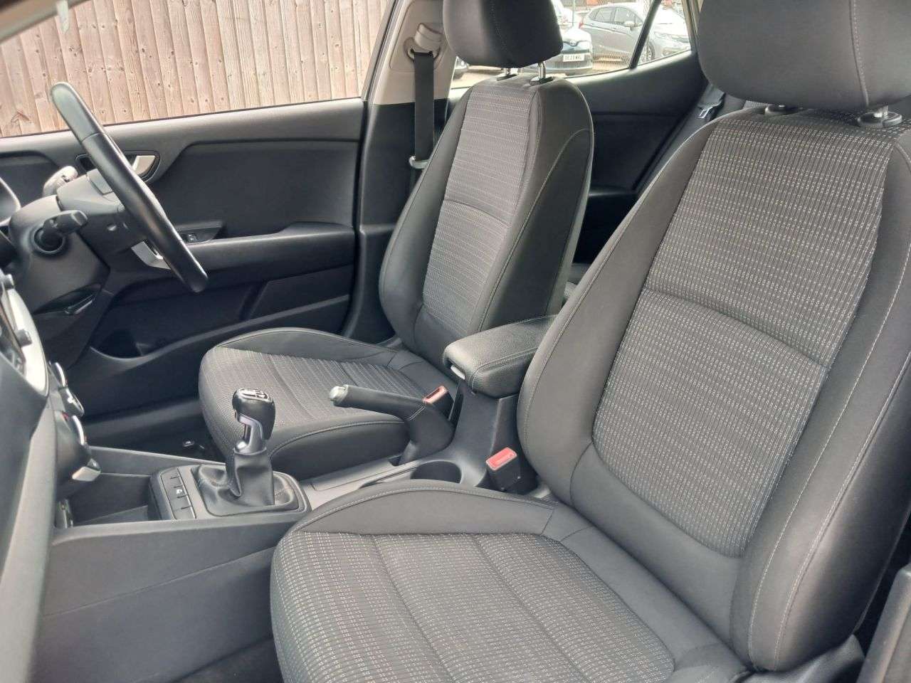 2023 KIA STONIC 2023 KIA STONIC