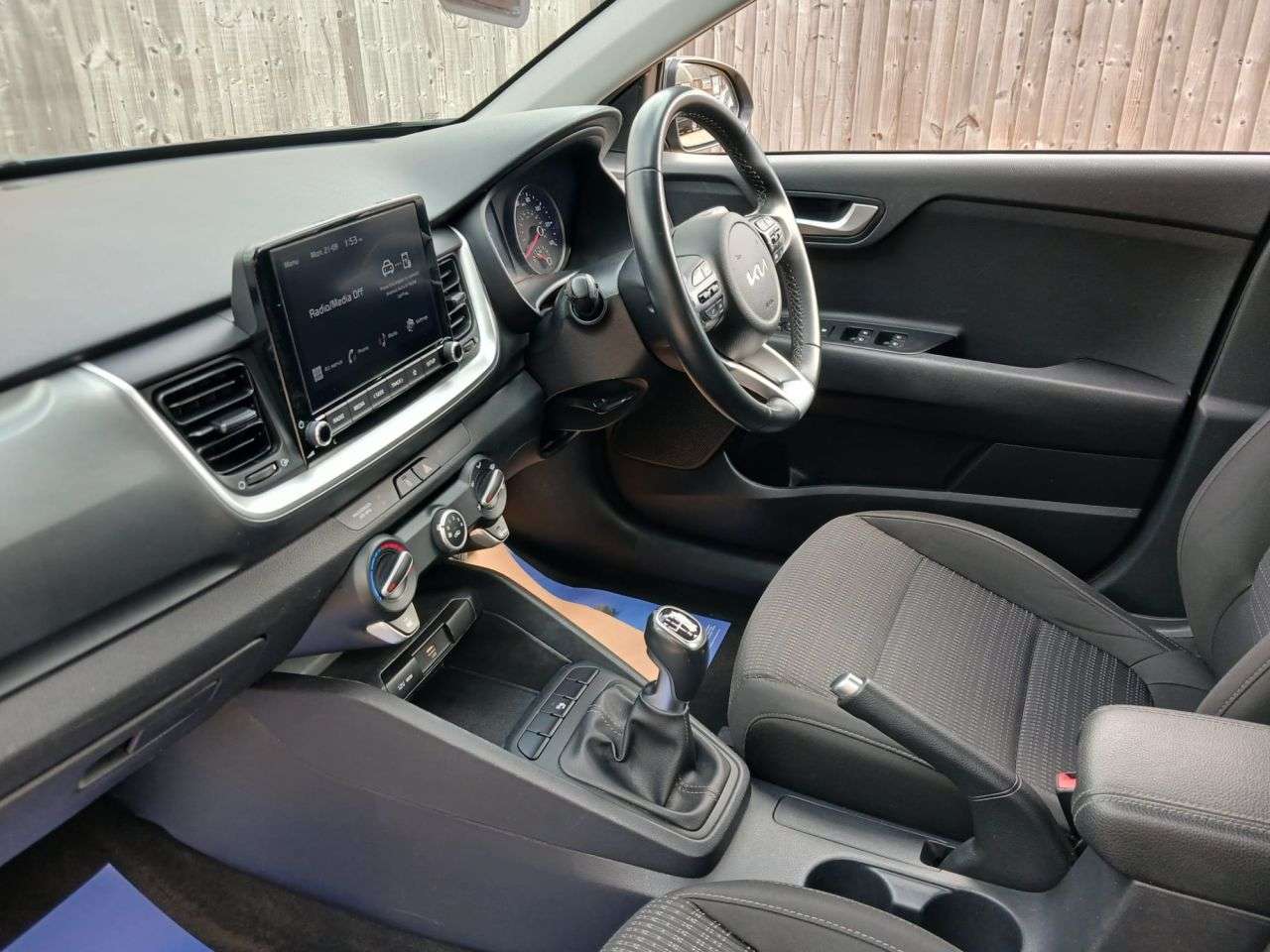 A 2023 KIA STONIC 1.0 T-GDi 2 SUV 5dr Petrol Manual Euro 6 (s/s) (99 bhp) APPLE CAR PLAY + CR A 2023 KIA STONIC 1.0 T-GDi 2 SUV 5dr Petrol Manual Euro 6 (s/s) (99 bhp) APPLE CAR PLAY + CR