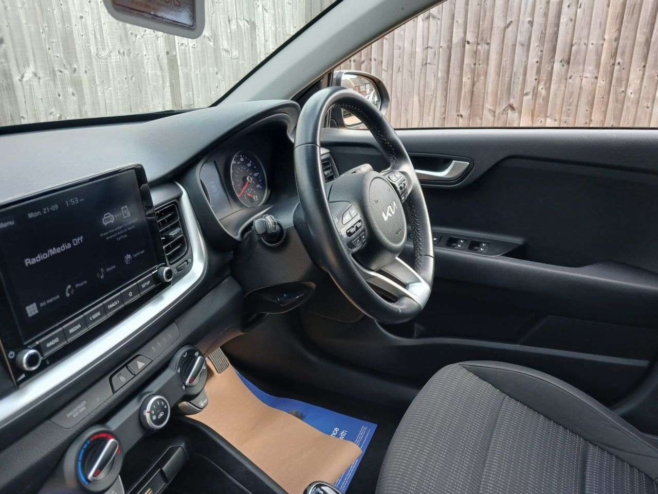 2023 KIA STONIC 2023 KIA STONIC