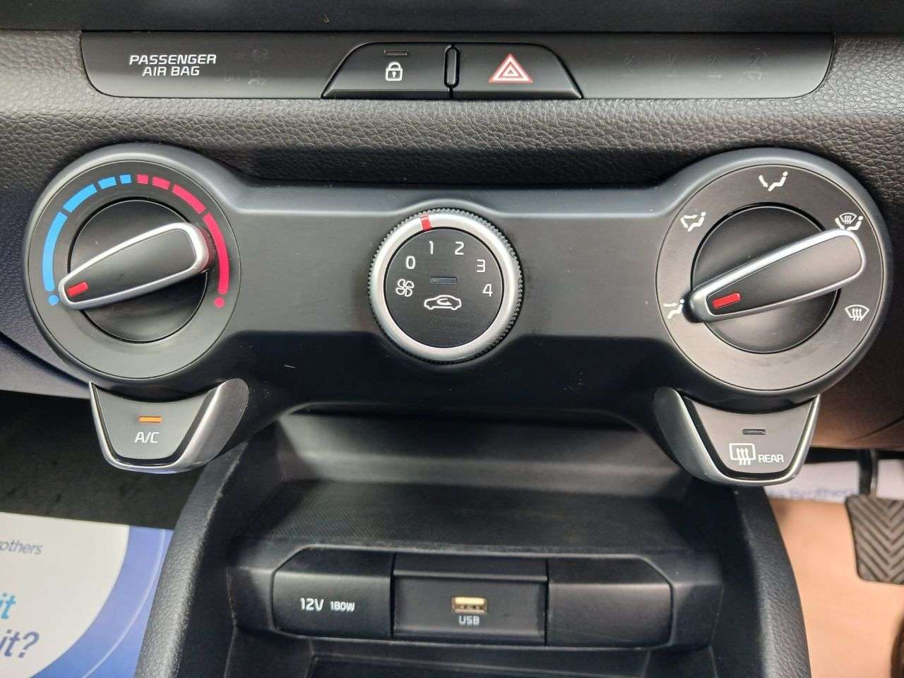 2023 KIA STONIC 2023 KIA STONIC
